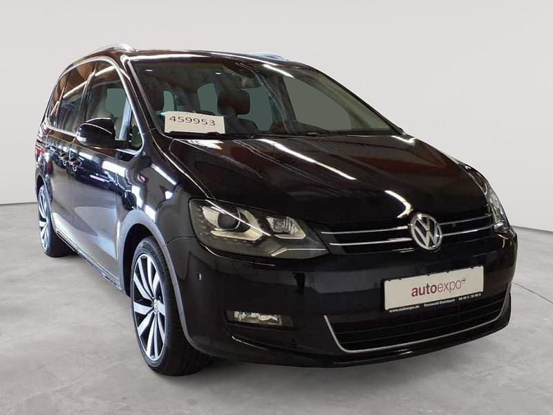 Deep black perleffekt Gebraucht 2022 VW Sharan Active Van / Kleinbus | 29.990 € (Fairer Preis) - Bild 1/4