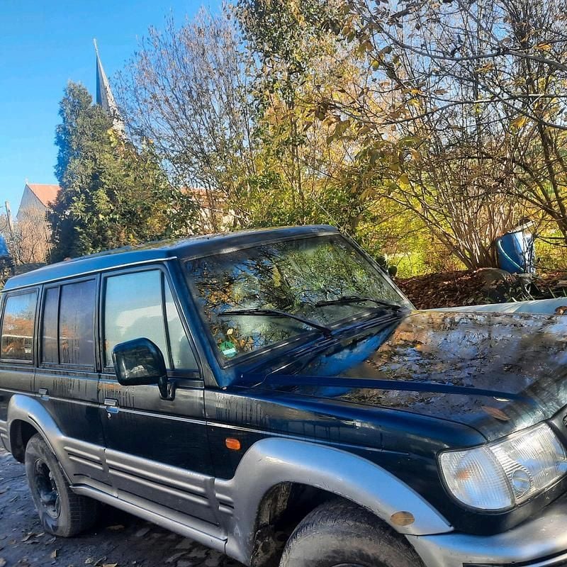 Grün Gebraucht 1998 Hyundai Galloper SUV | 4.500 € - Bild 1/4