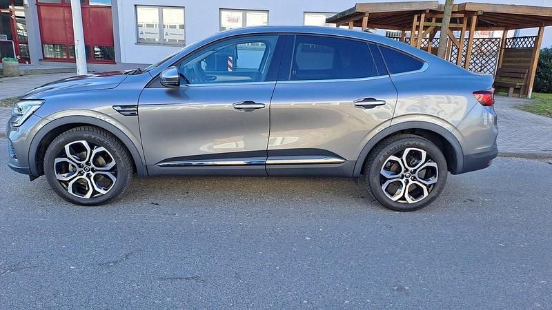 Gebraucht Renault Arkana Techno 140 PS (102 kW) 2023 Graphitgrau metallic SUV