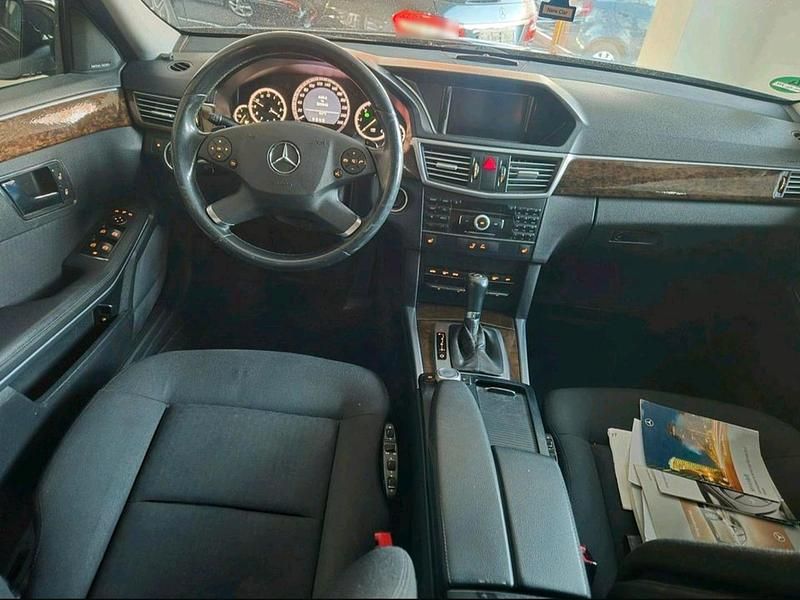 Gebraucht Mercedes E220 170 PS (125 kW) 2011 Schwarz Kombi