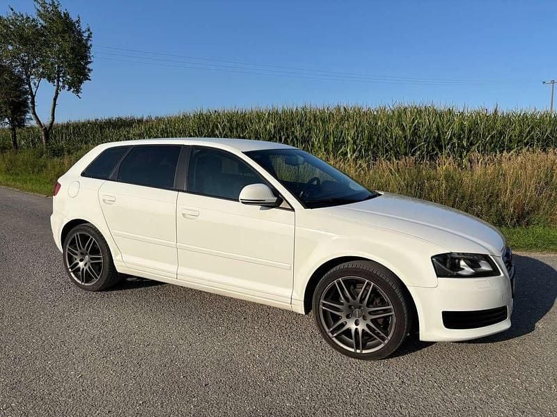Weiß Gebraucht 2008 Audi A3 Ambiente Limousine | 3.299 € (Guter Preis) - Bild 1/4