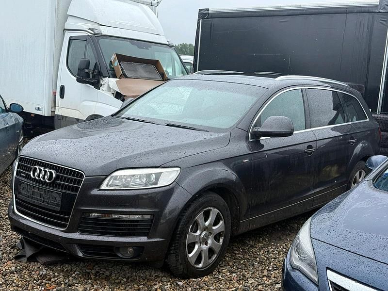Grau Gebraucht 2006 Audi Q7 S-Line SUV | 3.300 € (Superpreis) - Bild 1/4