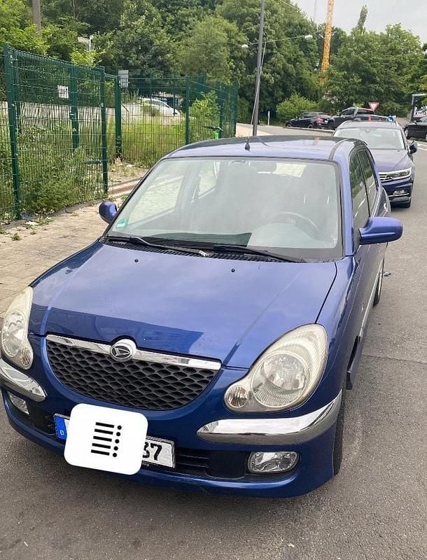 Blau Gebraucht 2003 Daihatsu Sirion Kleinwagen | 700 € - Bild 1/4