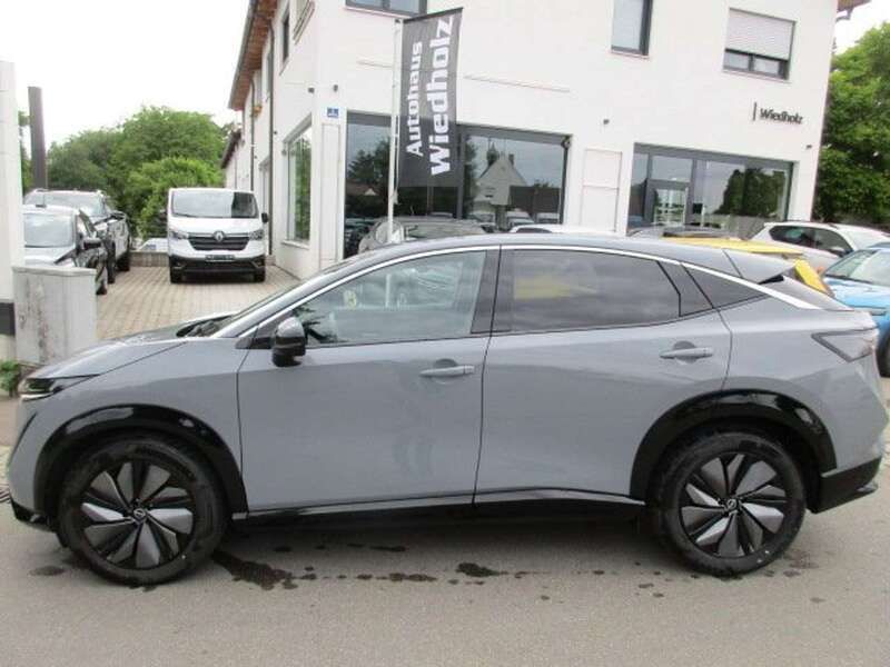 Ceramic grey Gebraucht 2022 Nissan Ariya Basis SUV | 28.301 € - Bild 1/4