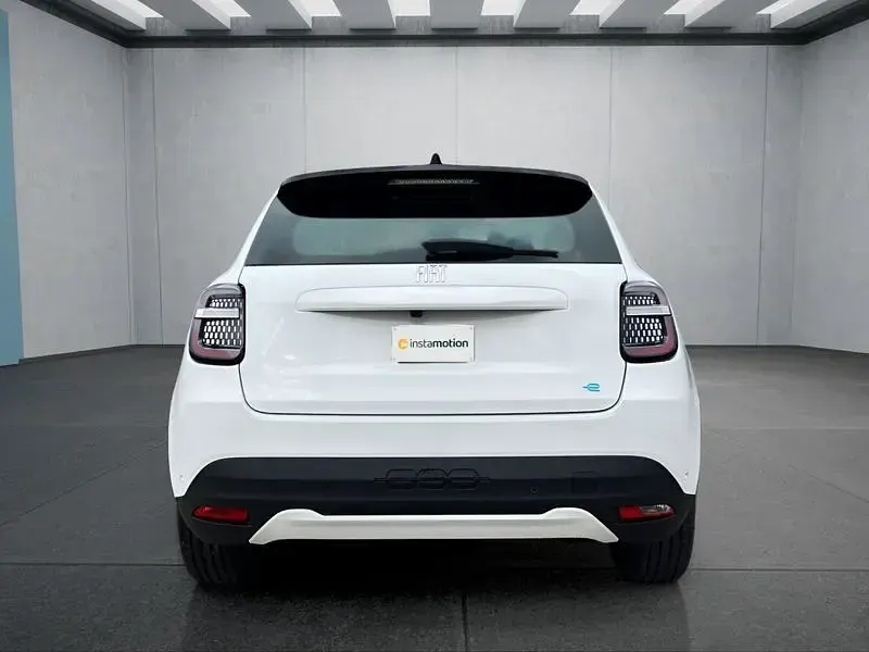 Neu Fiat 600E 114 kW (155 PS) 2025 Weiß SUV