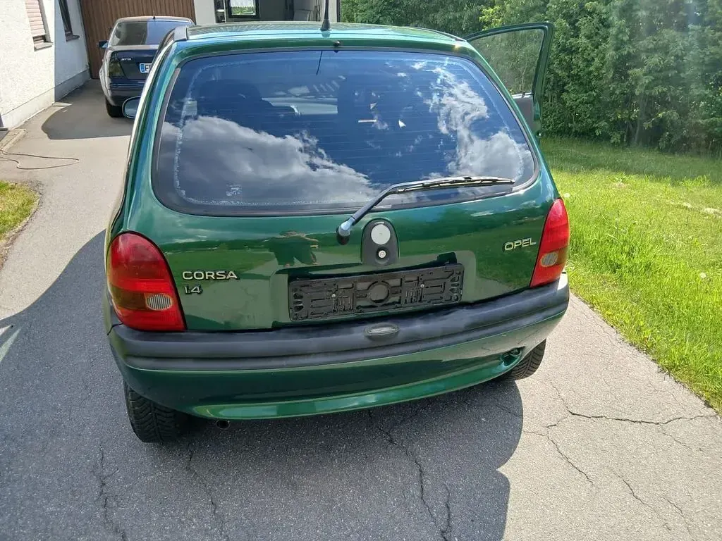 Gebraucht Opel Corsa 60 PS (44 kW) 1997 Grün Kleinwagen