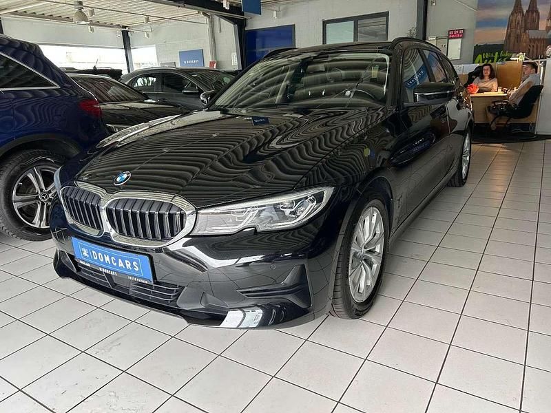 Gebraucht BMW 320e Advantage 190 PS (139 kW) 2021 Schwarz ii/bonnet fluid black Kombi