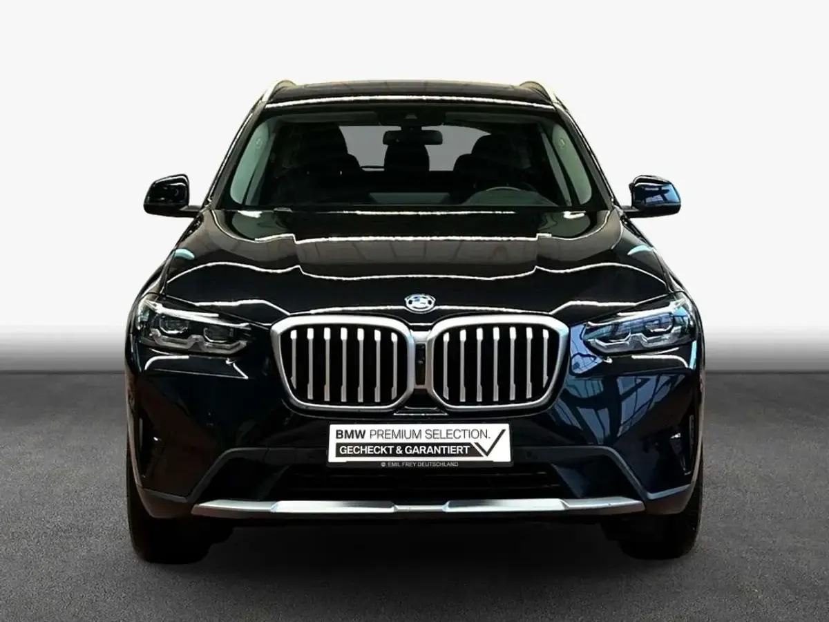 Gebraucht BMW X3 Sport Line 184 PS (135 kW) 2022 Schwarz SUV