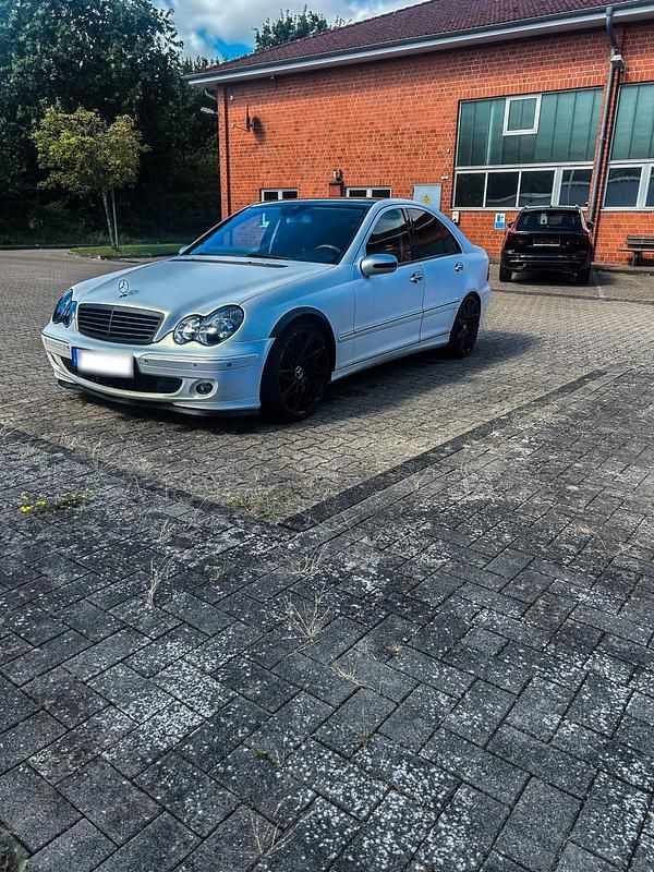 Gebraucht Mercedes C200 Elegance 163 PS (119 kW) 2007 Silber Limousine