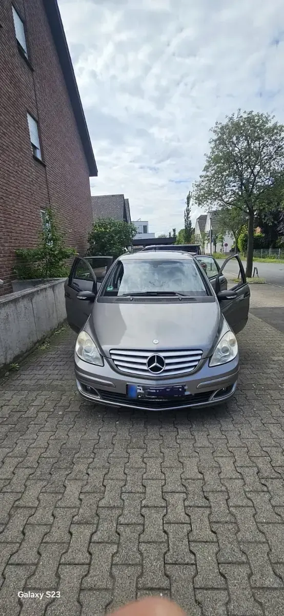 Gebraucht Mercedes B180 109 PS (80 kW) 2008 Beige Van / Kleinbus