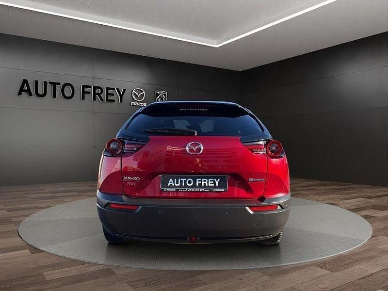 Gebraucht Mazda MX30 Makoto 106 kW (145 PS) 2023 Soul red crystal m: black roof SUV