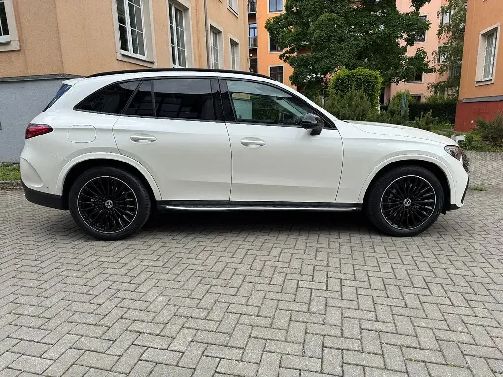 Gebraucht Mercedes GLC200 Advanced 227 PS (166 kW) 2023 Weiß SUV
