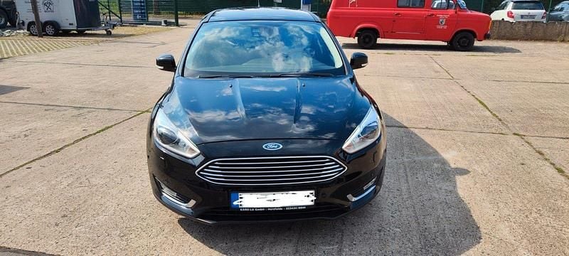 Schwarz Gebraucht 2017 Ford Focus Titanium Kombi | 6.499 € (Fairer Preis) - Bild 1/4