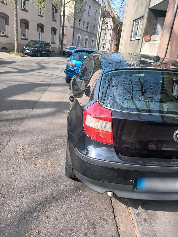 Gebraucht BMW 118 122 PS (89 kW) 2005 Schwarz Kleinwagen