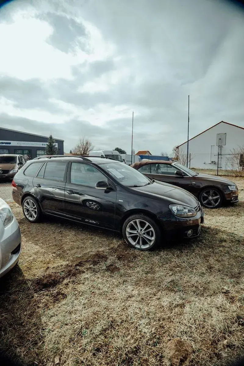 Gebraucht VW Golf VII Trendline 105 PS (77 kW) 2013 Grün Kombi