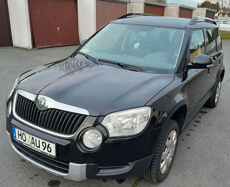 Schwarz Gebraucht 2011 Skoda Yeti Plus Edition SUV | 3.200 € (Superpreis) - Bild 1/4