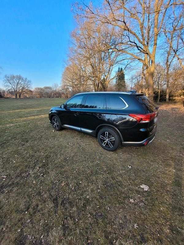 Gebraucht Mitsubishi Outlander 150 PS (110 kW) 2019 Schwarz SUV