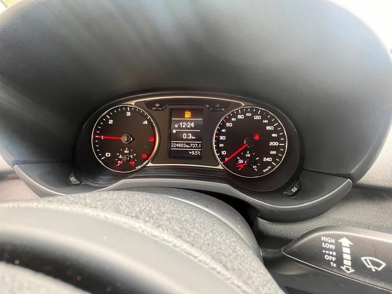 Gebraucht Audi A1 105 PS (77 kW) 2010 Schwarz Kleinwagen