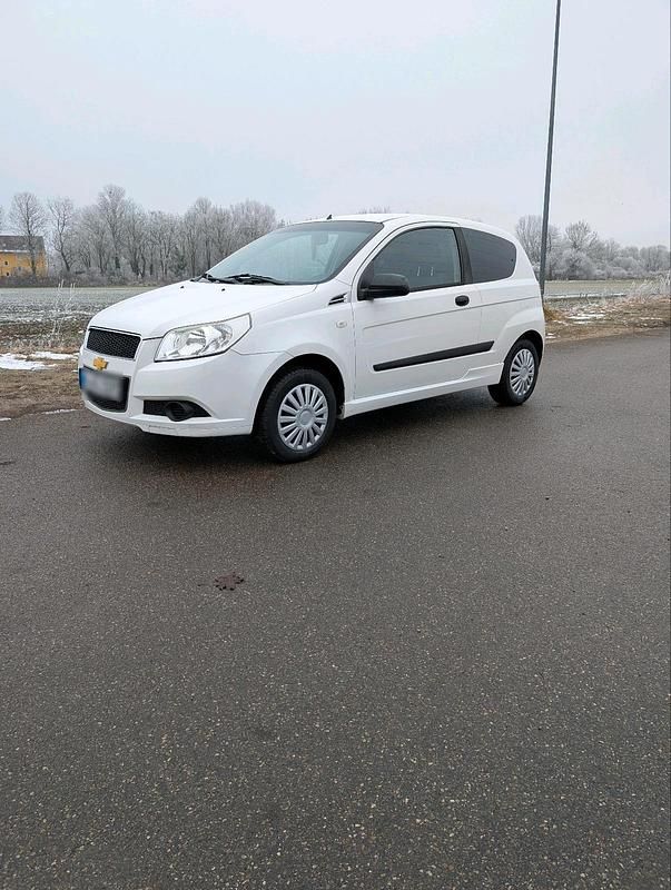 Gebraucht Chevrolet Aveo 85 PS (62 kW) 2010 Weiß Kleinwagen