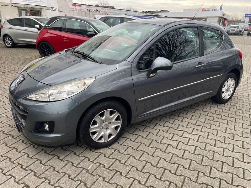 Gebraucht Peugeot 207 Tendance 95 PS (69 kW) 2011 Grau Limousine