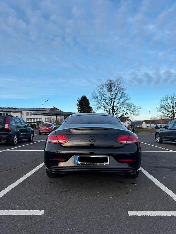 Gebraucht Mercedes E250 204 PS (150 kW) 2018 Schwarz Coupé