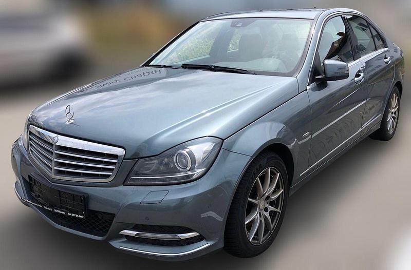 Blau Gebraucht 2012 Mercedes C220 Elegance Limousine | 7.500 € (Superpreis) - Bild 1/4