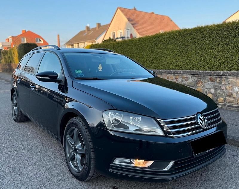 Second-hand VW Passat 140 CP (102 kW) 2012 Negru Break