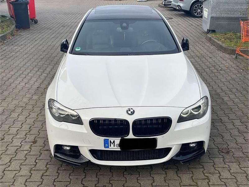 Weiß Gebraucht 2015 BMW 530 Performance Limousine | 25.300 € (Teuer) - Bild 1/4