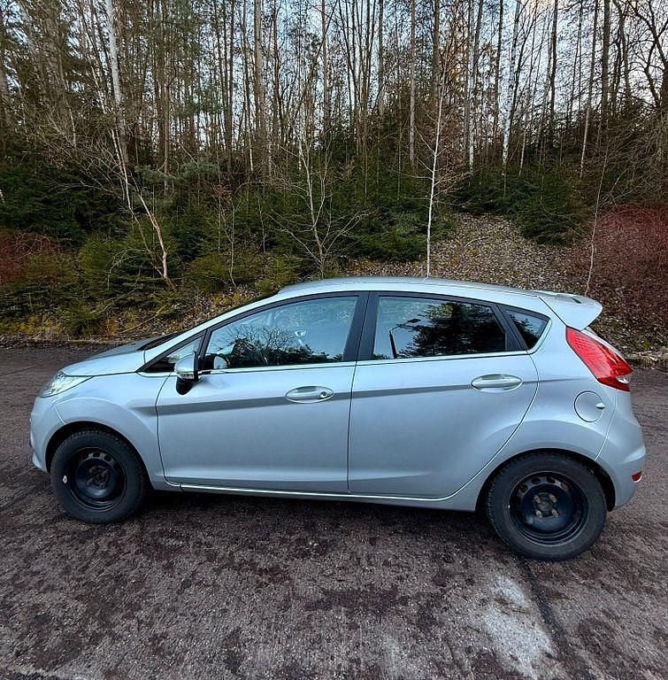 Gebraucht Ford Fiesta Titanium 97 PS (71 kW) 2012 Kleinwagen