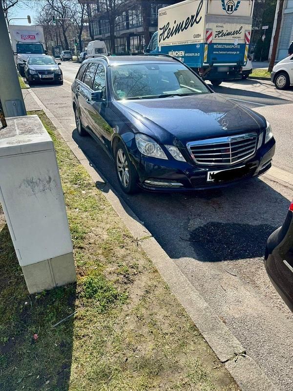 Gebraucht Mercedes E350 231 PS (169 kW) 2011 Blau Kombi