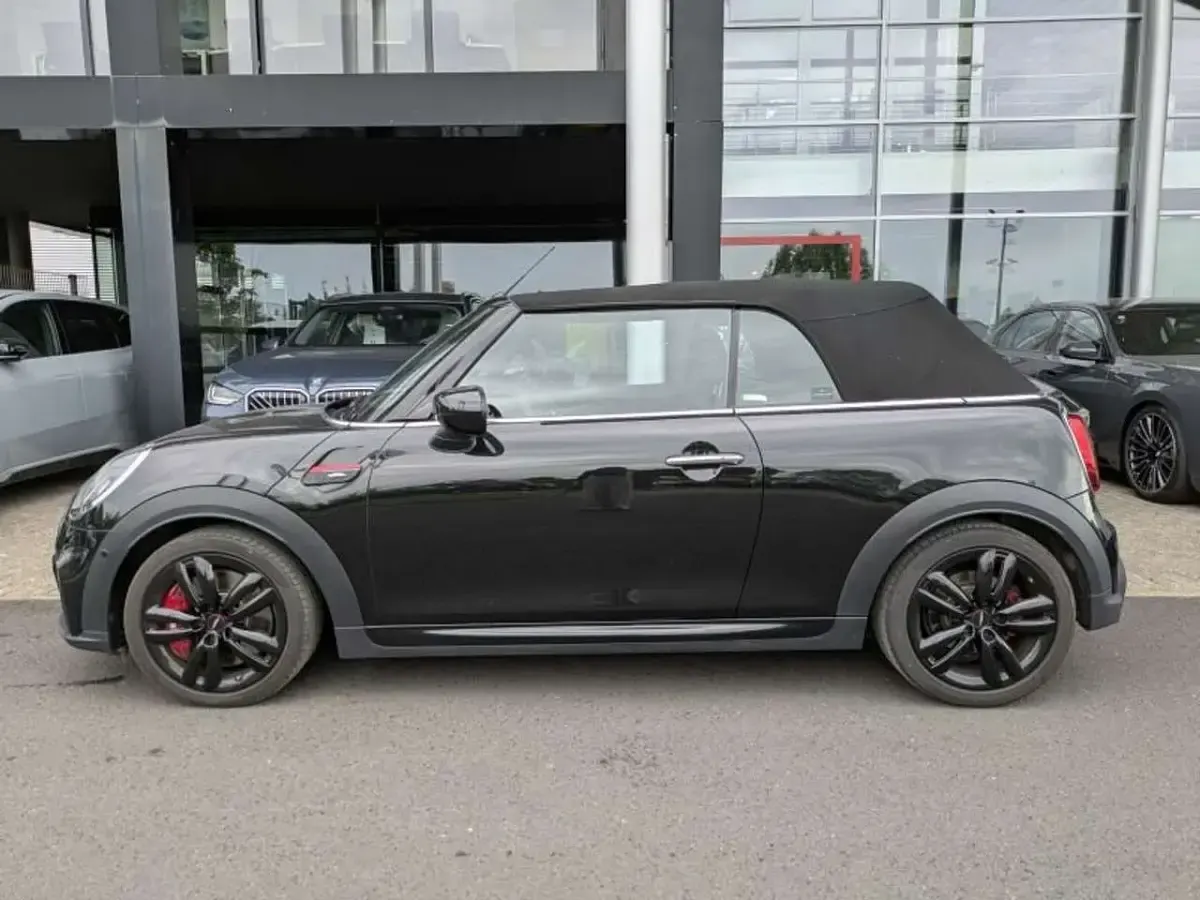 Gebraucht Mini John Cooper Works Cabriolet 231 PS (169 kW) 2023 Midnight black metallic Cabrio