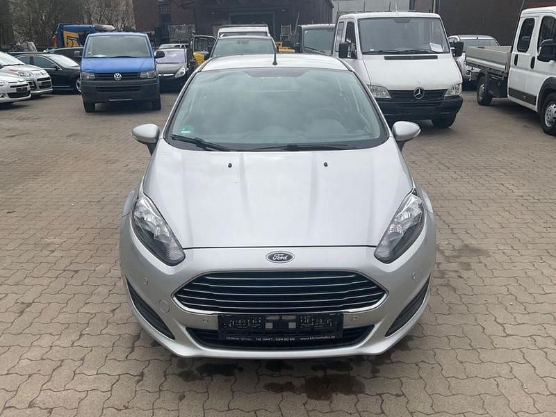Gebraucht Ford Fiesta Trend 82 PS (60 kW) 2013 Silber Kleinwagen