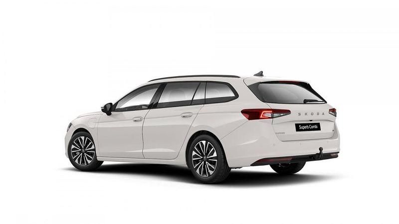 Neu Skoda Superb Selection 204 PS (150 kW) 2026 Weiß Kombi