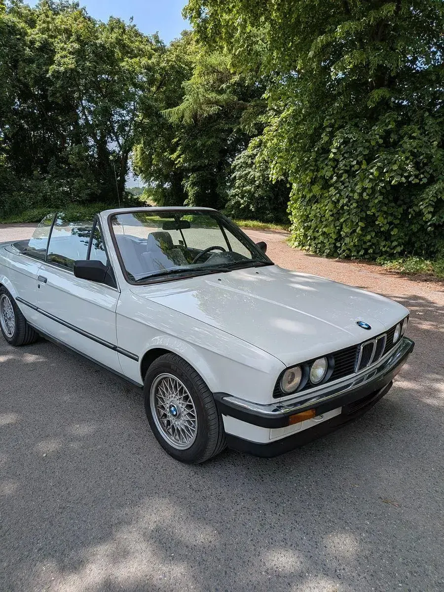 Gebraucht BMW 320 Cabriolet 129 PS (94 kW) 1988 Weiß Cabrio