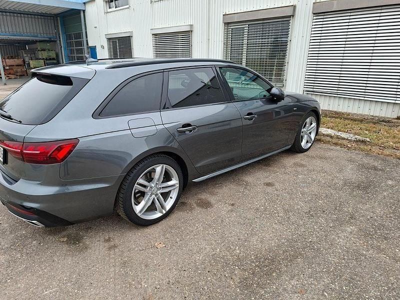 Gebraucht Audi A4 S-Line 190 PS (139 kW) 2020 Grau Kombi
