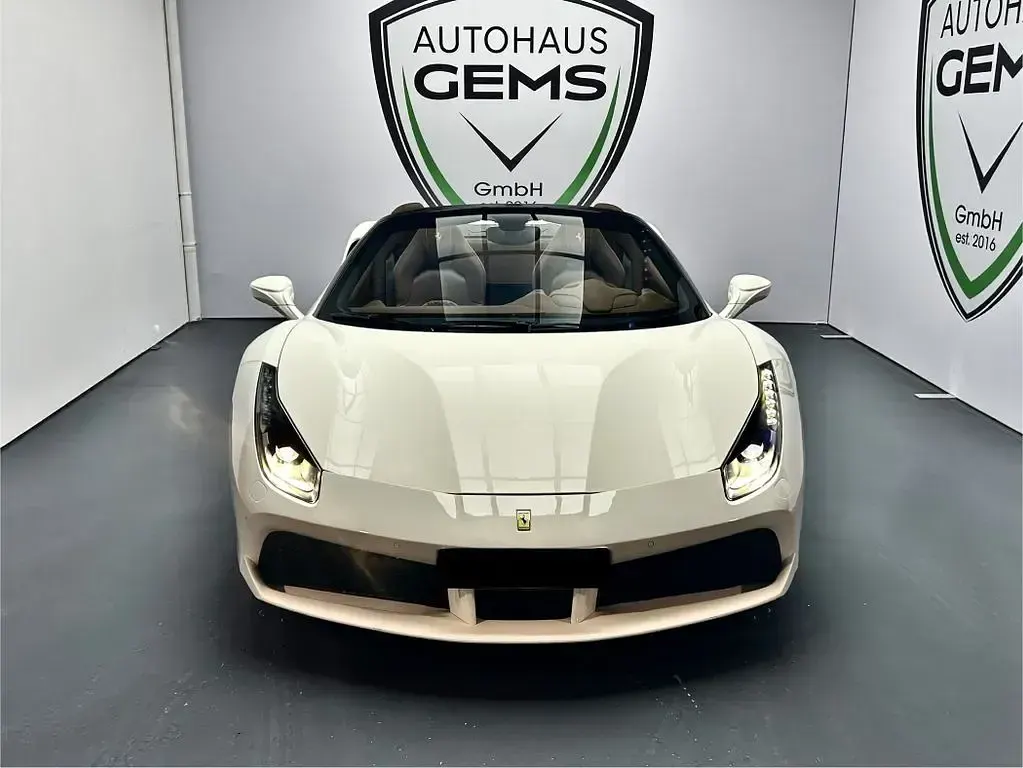 Gebraucht Ferrari 488 670 PS (492 kW) 2017 Avorio Cabrio