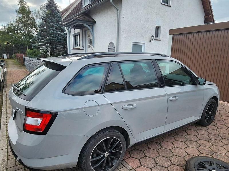 Grau Gebraucht 2018 Skoda Fabia Monte Carlo Kleinwagen | 13.999 € (Teuer) - Bild 1/4