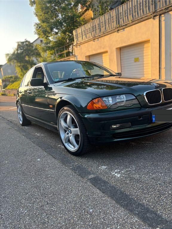 Grün Gebraucht 1999 BMW 323 Sport Line Limousine | 2.500 € (Superpreis) - Bild 1/4