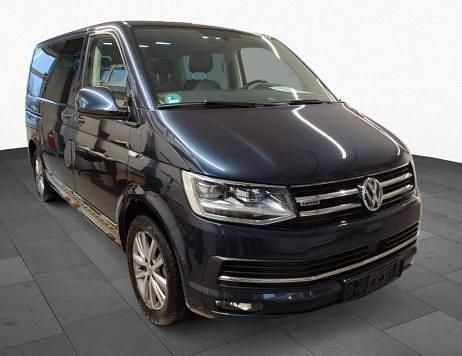Gebraucht VW Multivan Highline 199 PS (146 kW) 2019 Starlight blue metallic Van