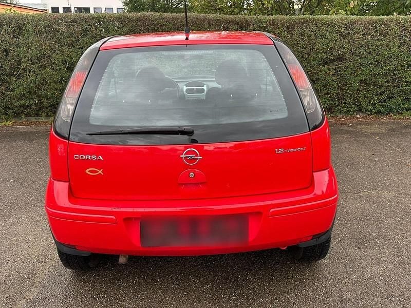 Second-hand Opel Corsa 80 CP (58 kW) 2005 Roșu Hatchback