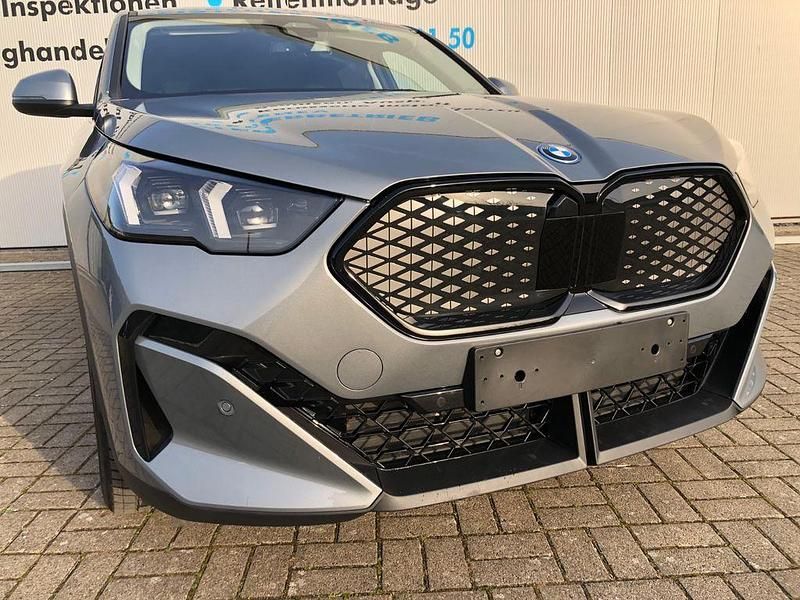 Gebraucht BMW iX2 150 kW (204 PS) 2024 Grau SUV