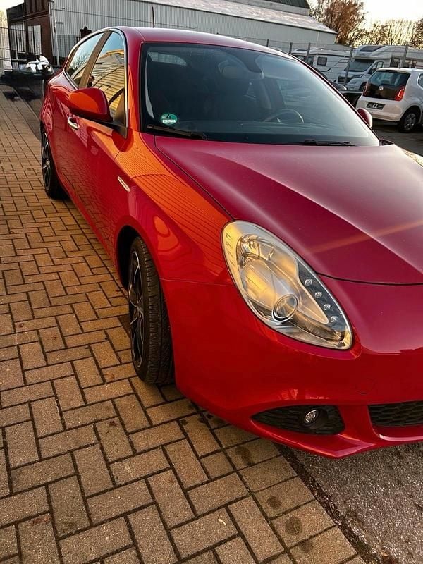 Gebraucht Alfa Romeo Giulietta 120 PS (88 kW) 2011 Rot Limousine