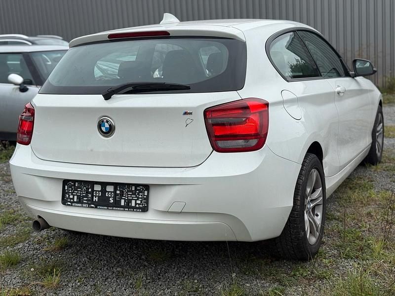 Gebraucht BMW 116 116 PS (85 kW) 2015 Weiß Kleinwagen