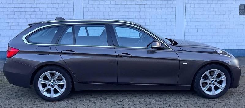 Gebraucht BMW 330 Luxury Line 258 PS (189 kW) 2014 Braun Kombi