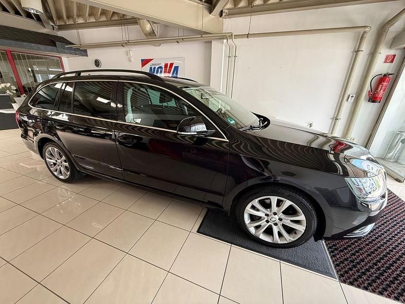 Gebraucht Skoda Superb 140 PS (102 kW) 2015 Schwarz Limousine