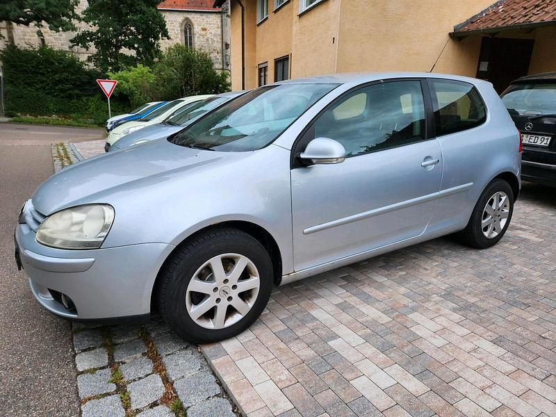 Grau Gebraucht 2007 VW Golf V Kleinwagen | 1.990 € (Guter Preis) - Bild 1/4