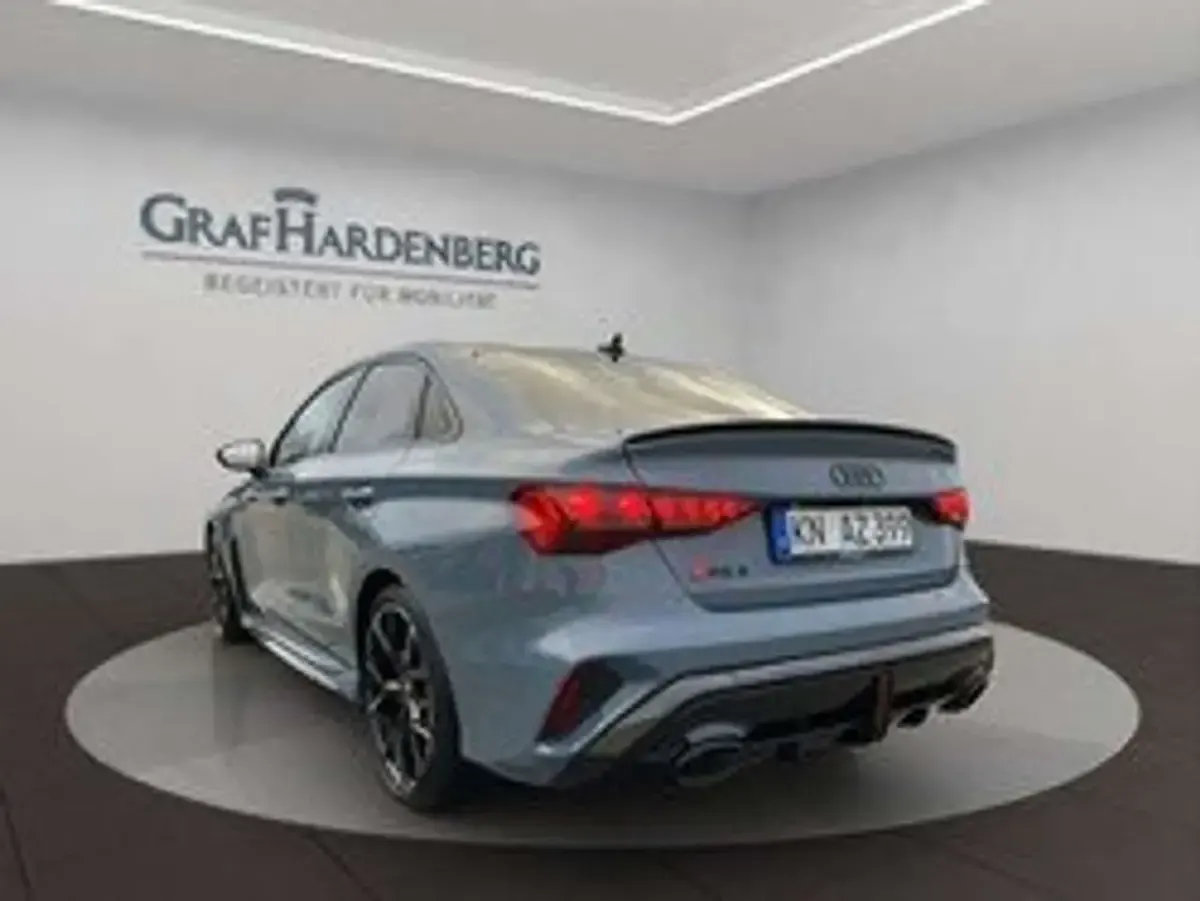 Gebraucht Audi RS3 Sport 400 PS (294 kW) 2026 Grau Limousine