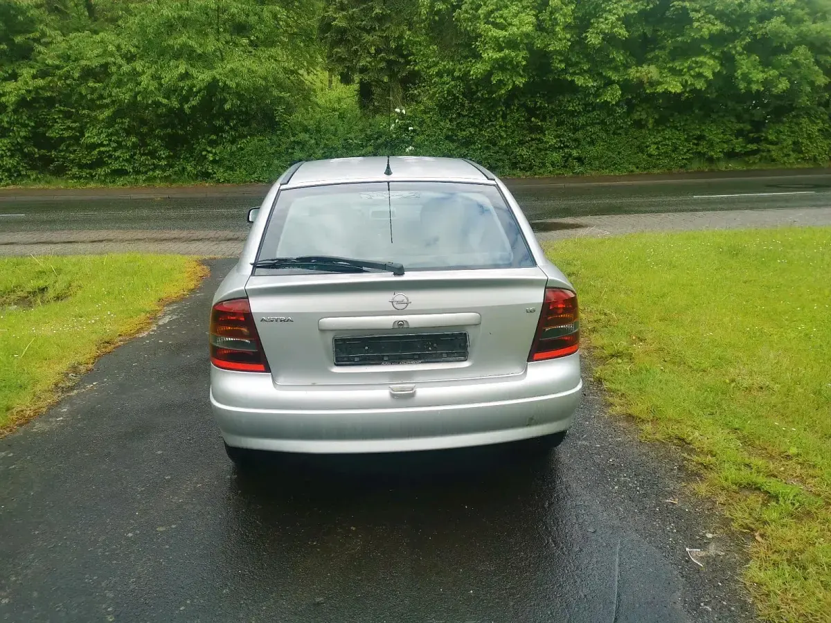 Gebraucht Opel Astra 101 PS (74 kW) 2003 Silber Kleinwagen