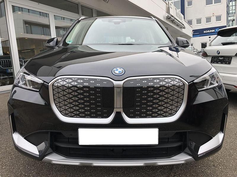 Gebraucht BMW iX1 xLine 150 kW (204 PS) 2025 Schwarz SUV