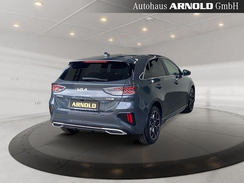 Neu Kia Ceed GT-Line 140 PS (102 kW) 2025 Schwarz (pentametall) Kleinwagen